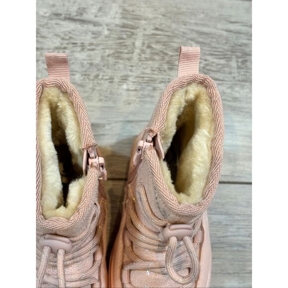 Cat & Jack toddler girls pink winter snow boots size 6 - Picture 4 of 10